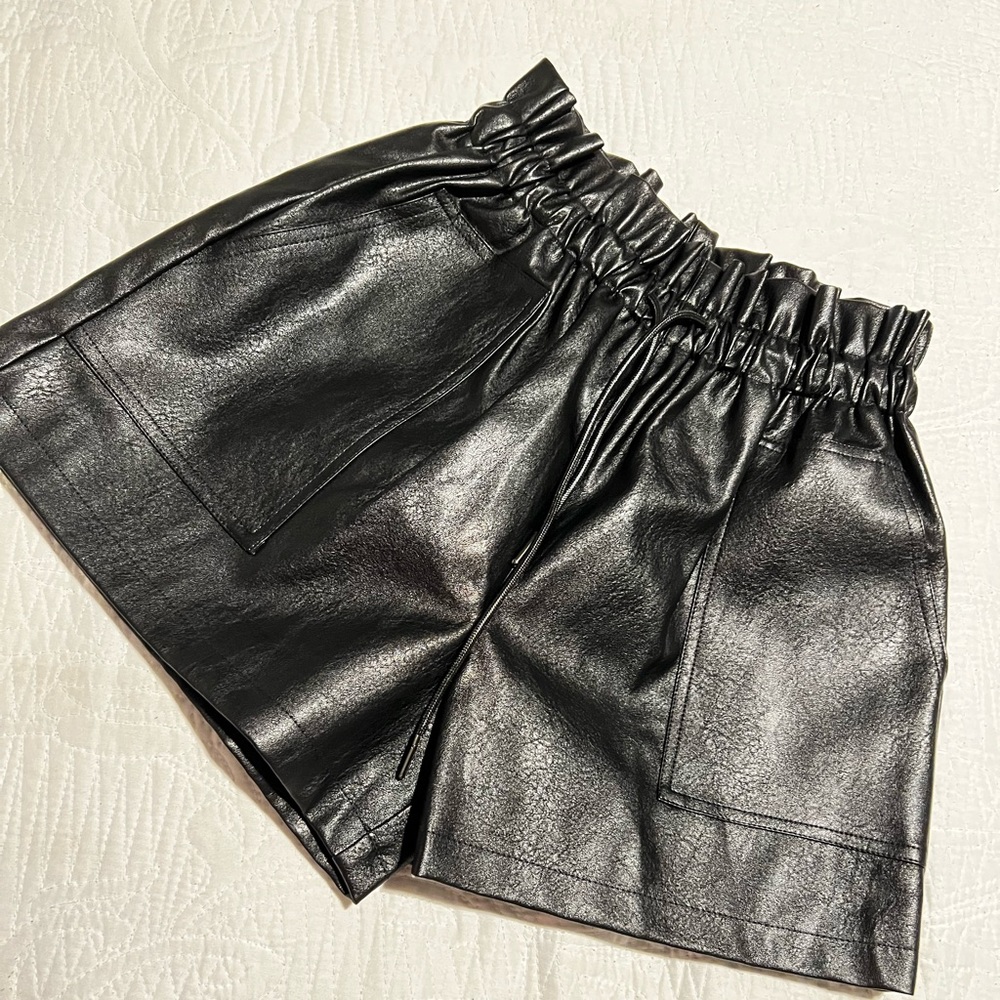 Qianxizhan Women's leather Shorts. High Waisted Wide Leg